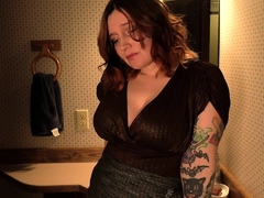 Bettie Bondage – Stepmom’s New Year’s Eve Confession