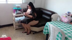 I looked for a way to get this chubby horny girl to show me her huge ass to end up fucking her pussy