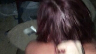 Video de casă cu o fată matură amator, MILF, care primește un futai anal dur