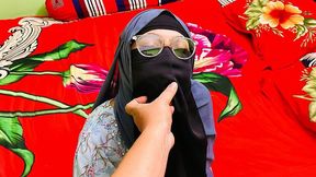 When a Sexy Lady Comes to Me Asking for a Donation